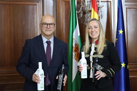 Manuel Fernández reconoce la trayectoria de Oro Bailén por su sólida consolidación como AOVE de referencia internacional.