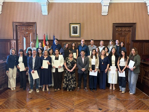 Reyes participa en el acto de toma de posesión de 28 nuevos funcionarios de carrera de la Diputación.