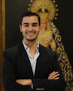 La Cofradía de la Santa Vera Cruz de Andújar encarga a Antonio Castro del Pozo el diseño del futuro palio de María Santísima de los Dolores.