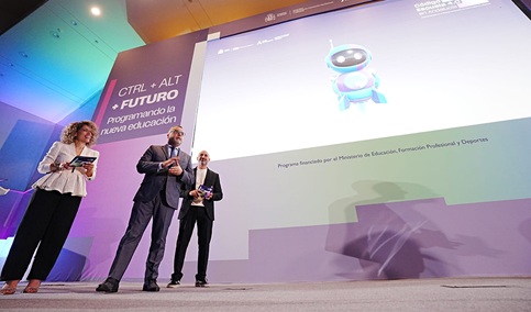 Más de 1.000 docentes participan en el Congreso de Innovación educativa ‘Código Escuela 4.0’.