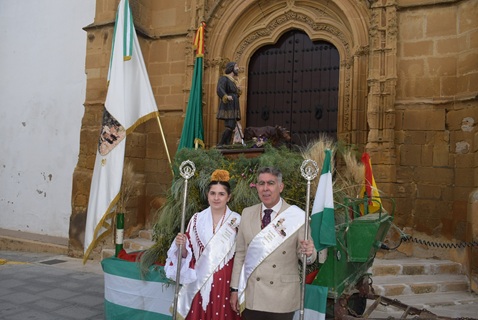 La imagen de San Isidro procesionó por las principales calles de Lopera.