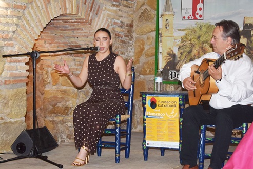 Lopera acogió una velada flamenca incluida dentro del Circuito «Kutxabank con el Flamenco».