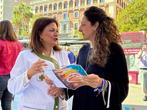 Presentación de la campaña del Colegio de Farmacéuticos sobre protección solar y cuidados en el verano.