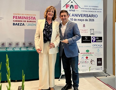 Reyes celebra y felicita los 20 años de trabajo de la Asociación de Personas con Fibromialgia y Fatiga Crónica de Baeza.