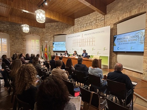 El Aula de Cultura de Diputación acoge una jornada sobre la rendición y control interno de las entidades locales.