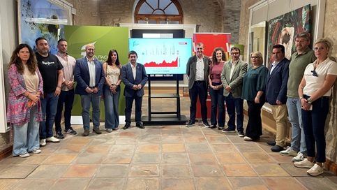 Reyes califica a La Vuelta como uno de los mejores escaparates para promocionar un territorio como la provincia de Jaén.