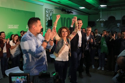 María Jesús Montero: “Vamos a ampliar plazas en la Universidad y a crear 30.000 nuevas en la FP”.
