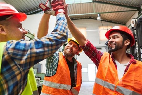 La Seguridad Social registra un nuevo récord con más de 3.248.000 afiliados extranjeros, tras un aumento de casi 100.000 en el último mes.