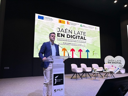 Más de 200 personas participan en el encuentro final del programa “Capacitación digital para la ciudadanía”.