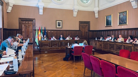 El pleno de la Diputación aprueba devolver 3 millones de euros del premio de cobranza de recaudación a los ayuntamientos.