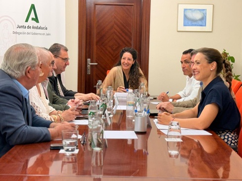 La delegada del Gobierno Andaluz en Jaén por suplencia, Ana Mata, ha presidido la reunión de coordinación con los delegados territoriales de las Consejerías.