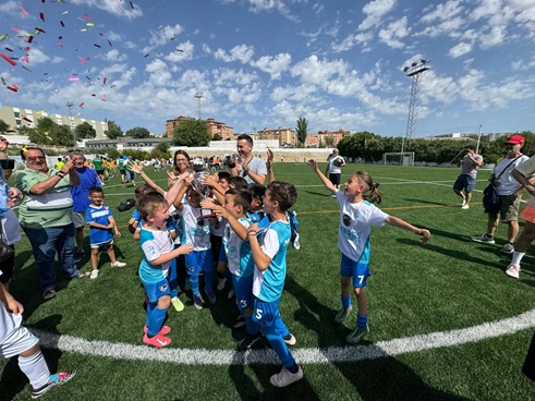 África Colomo asiste durante el fin de semana a algunas finales de la Copa Diputación de Fútbol y Fútbol Sala.