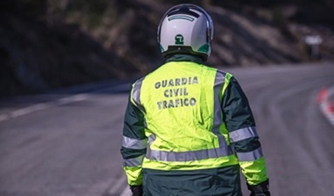 Fallece tras ser atropellado por un camión en la A-44 a la altura de La Guardia (Jaén).