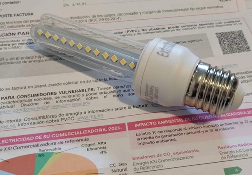 24% de subida: el usuario medio pagará 15 euros más por la factura de la luz de mayo, según el análisis de FACUA.