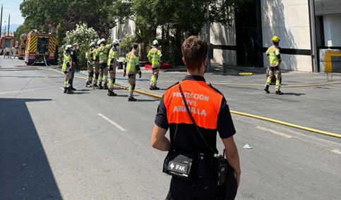 Desalojo preventivo en un centro comercial en Armilla por una reacción química de cloro.