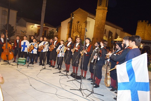 La Balconada en el Ayuntamiento abrió el XVII Certamen de Tunas Villa de Lopera.
