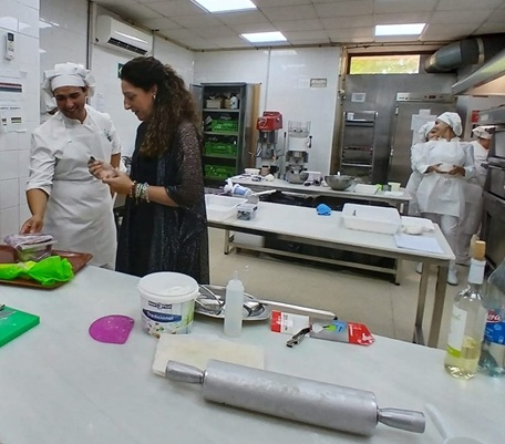 La delegada del Gobierno anima a presentar la solicitud para formarse en la Escuela ‘Hacienda La Laguna’, cuyo plazo concluye mañana.
