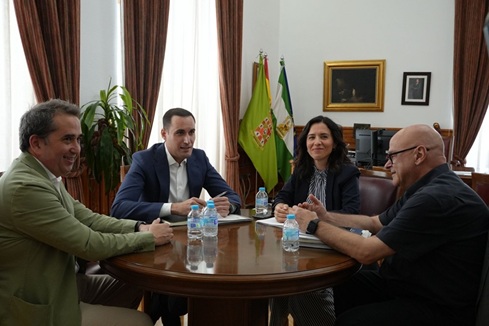 El presidente de la Diputación destaca el avance de proyectos de infraestructuras hidráulicas en la provincia.