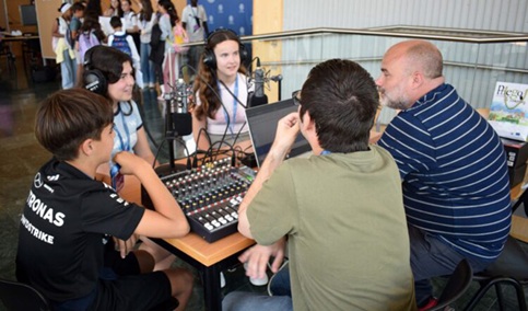 Más de 800 centros han participado en ‘ComunicA’ para mejorar la competencia lingüística del alumnado.