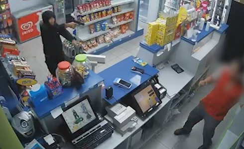 Detenidos tres jóvenes, dos de ellos menores, que atracaron tres veces la misma gasolinera en Murcia.