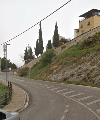 La Junta dará respuesta a las peticiones vecinales con la construcción de acerado en la carretera de Circunvalación de Jaén.