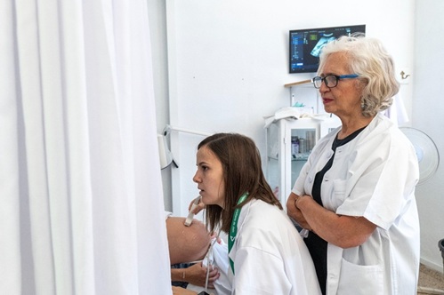 El Hospital Universitario de Jaén se suma hoy al Día Mundial de la Obstetricia.