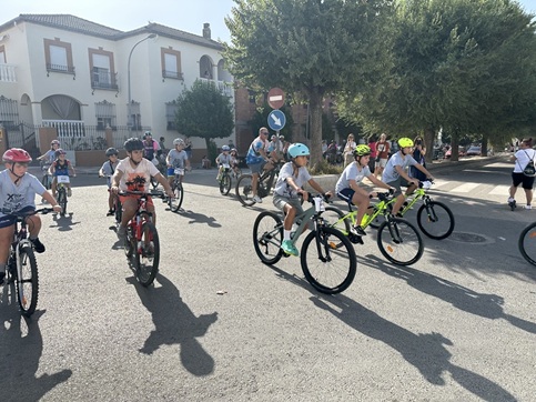Las calles de Lopera acogieron el X Día de la Bicicleta.