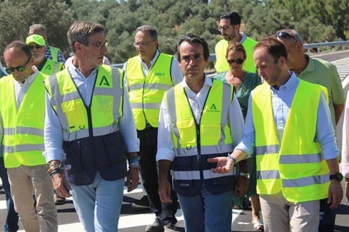La Junta inaugura el puente del Aguadero sobre la A-317 en Jaén tras una inversión de siete millones.