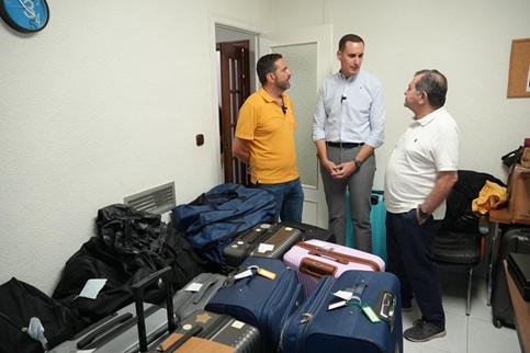 Latorre destaca la labor de Quesada Solidaria e incide en la importancia de apoyar proyectos de cooperación internacional.