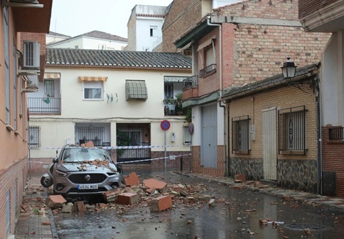 FACUA explica a los afectados por los terremotos de Granada cómo reclamar los daños.