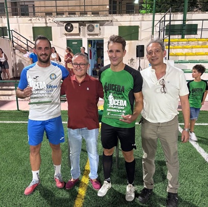 El Estadio Municipal «Santo Cristo» de Lopera acogió un emotivo partido homenaje a Uceda.