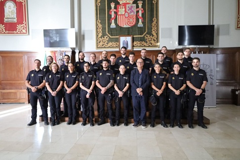 El subdelegado del Gobierno da la bienvenida a 20 agentes de Policía Nacional que completarán su formación práctica en Jaén y Linares.
