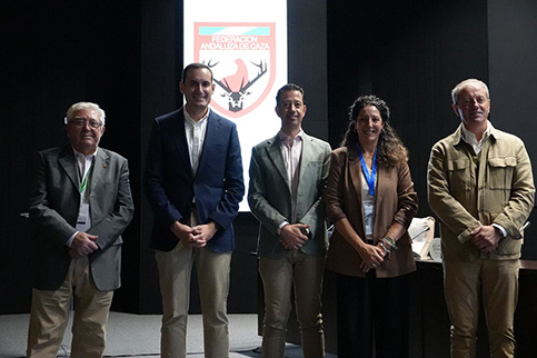 Latorre destaca la importancia de la actividad cinegética en la conservación de los entornos naturales y de su fauna.