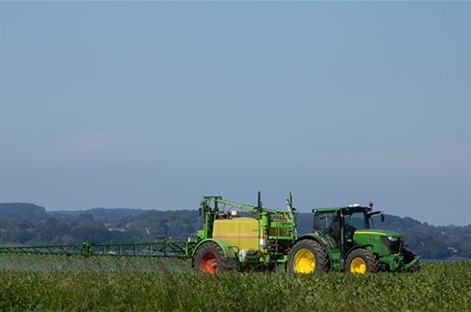 El Gobierno destina 112,9 millones a ayudas para la compra de fertilizantes de 87.674 agricultores andaluces.