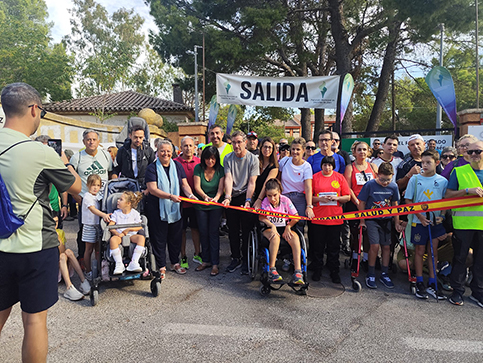 Miguel Contreras y Ángela Hidalgo participan en la VIII Caminata Salud y Paz.