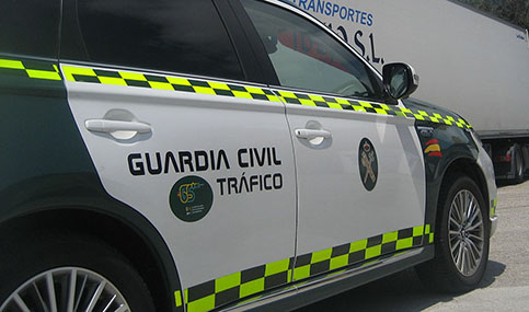 La Guardia Civil investiga a la conductora de un turismo que conducía a 204 km/h en una carretera limitada a 100 km/h.