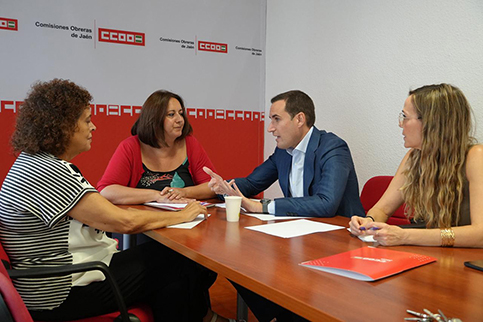 Latorre se reúne con CCOO Jaén para tratar cuestiones como el empleo, la vivienda o los servicios sociales en la provincia.