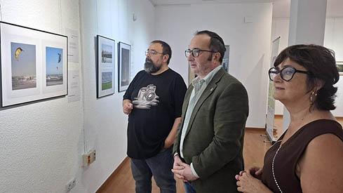 El delegado de Cultura, José Ayala, inaugura en Jaén la exposición ‘Cuaderno de Bitácora 2026’.