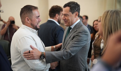 Juanma Moreno anuncia una inversión de 46,2 millones para reparar los daños del enjambre sísmico en Granada.
