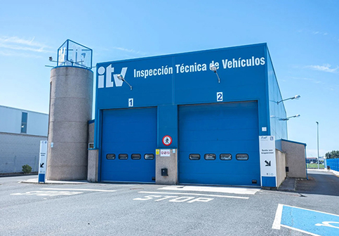 FACUA detecta diferencias de hasta un 225% en las tarifas de ITV en función de la comunidad autónoma.