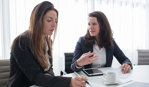Un centenar de empresas solicita ayuda para la creación de espacios de trabajo más igualitarios.