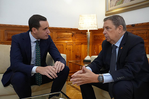 Latorre pone de relieve las diferentes líneas de apoyo del Gobierno central al sector agrario.