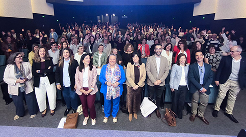 Más de 200 profesionales de Servicios Sociales Comunitarios se reúnen en Jaén para impulsar una cultura del cuidado.