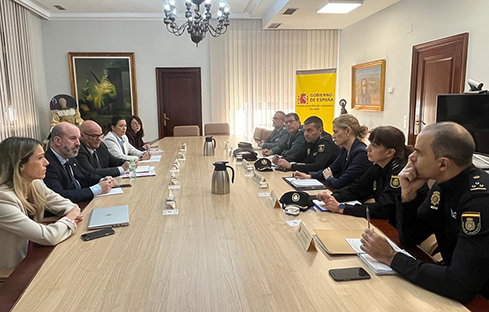 La Subdelegación del Gobierno coordina el dispositivo de seguridad para la campaña 2026/27 de recolección de aceituna en la provincia.