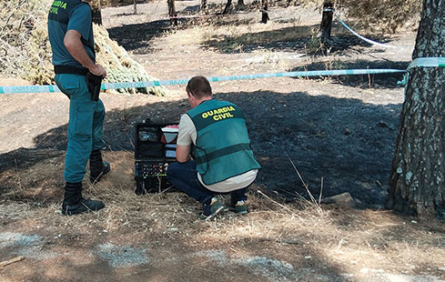 La Guardia Civil esclarece la autoría del incendio forestal de Santa Elena (Jaén).