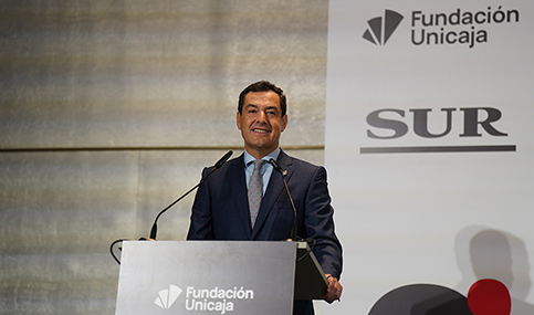 Andalucía rebajará el IRPF un punto esta legislatura, un cuarto al año, para rentas de hasta 60.000 euros.
