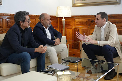El presidente de la Diputación aborda con el director de la UNED de la provincia de Jaén diferentes iniciativas en las que colaboran.