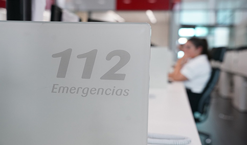 Una persona fallecida y cuatro heridas tras colisionar dos turismos en Alhaurín el Grande (Málaga).